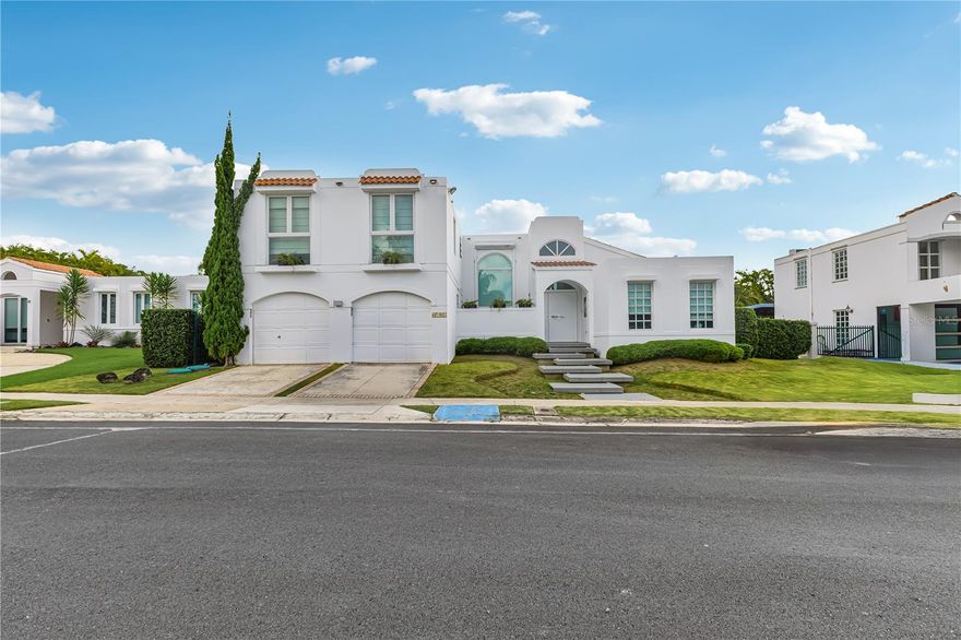 Located in the sought-after Montehiedra neighborhood of San Juan, this spacious two-story home offers the perfect blend of comfort and convenience. With 6 bedrooms and 5.5 bathrooms, it provides ample room for family and guests. The property sits on a generous 790 m² lot  and features approximately 4,160 sq. ft. of construction.
Tucked away on a quiet cul-de-sac for added privacy, the home is just steps from The Outlets at Montehiedra, where you’ll find popular restaurants, supermarkets, and a pharmacy. The community HOA fee is $345.00 monthly, and annual CRIM property taxes are $6,313.00.