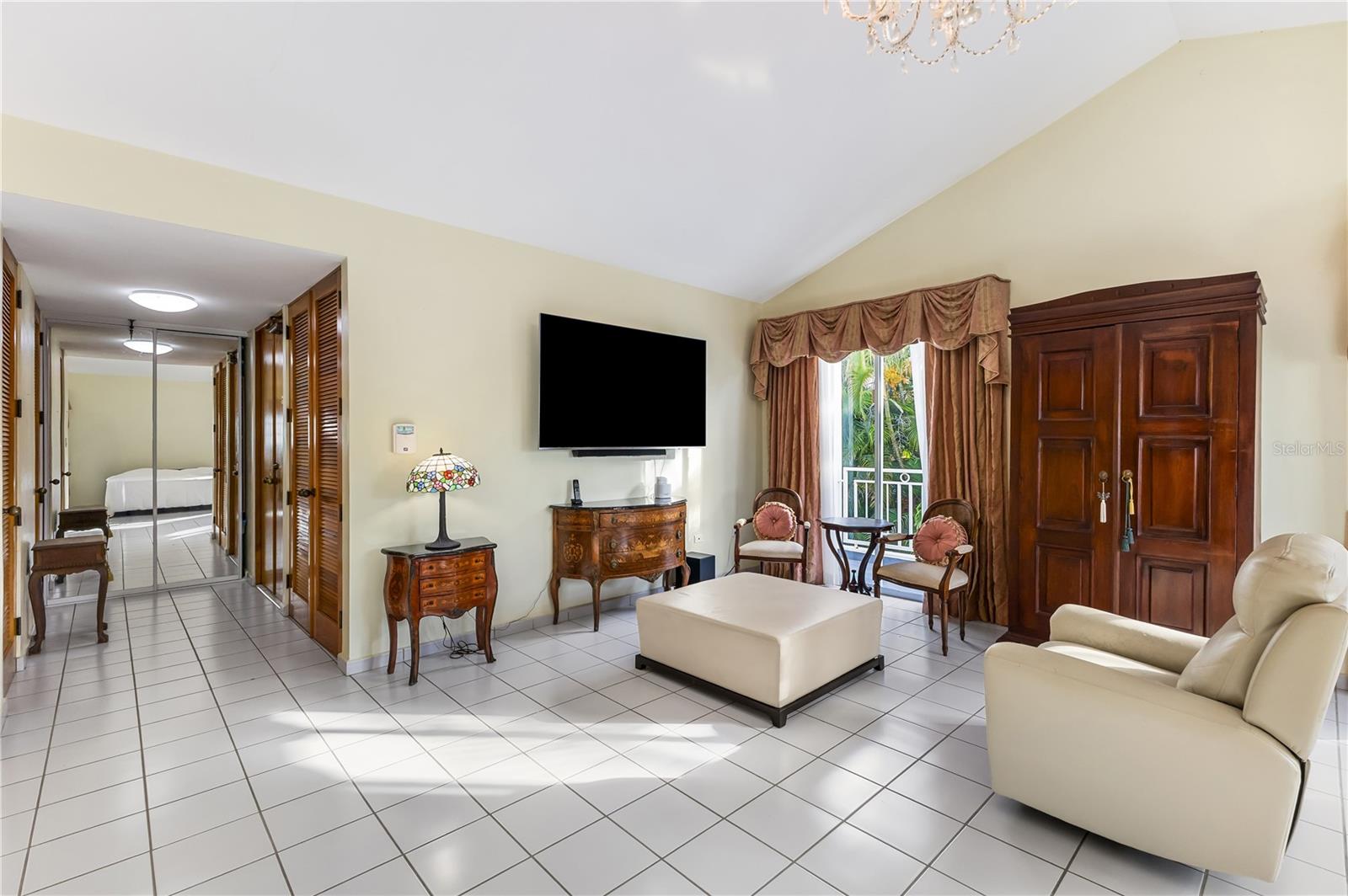 URB MONTEHIEDRA - Residential