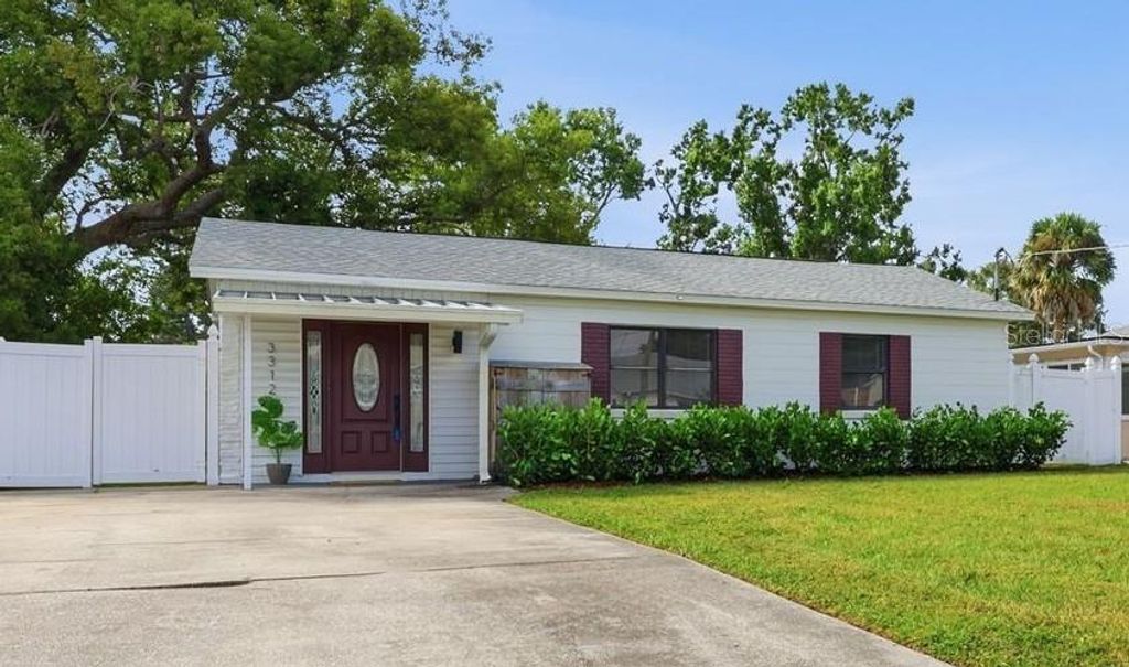 Photo of 3312 W Pearl Avenue, Tampa, FL 33611 (MLS # TB8414664)