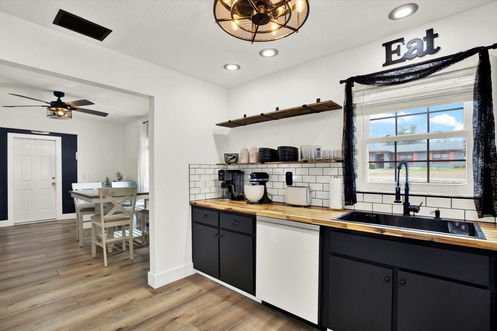 WEEKI WACHEE WOODLANDS - Residential