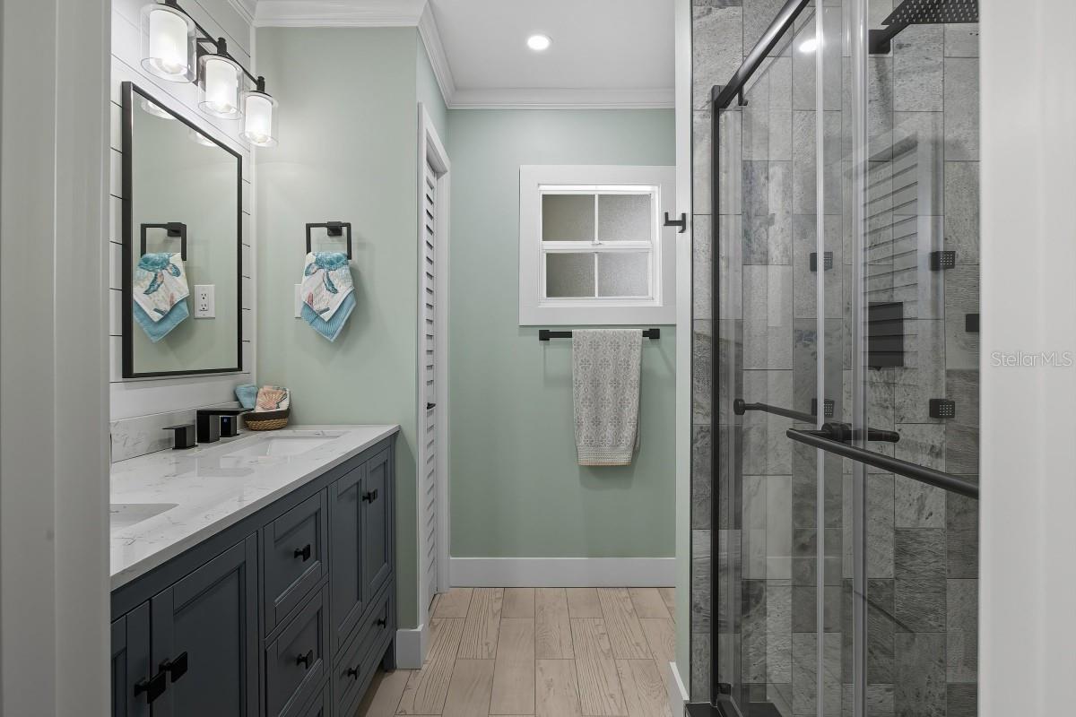 CHARLOTTE PARK - Residential