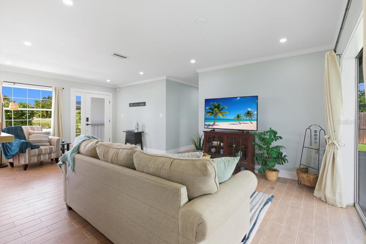 CHARLOTTE PARK - Residential