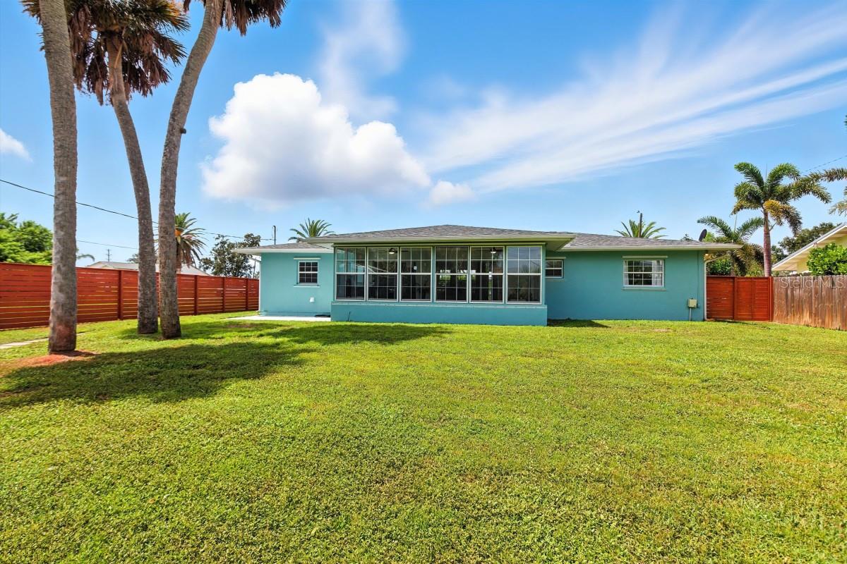 CHARLOTTE PARK - Residential