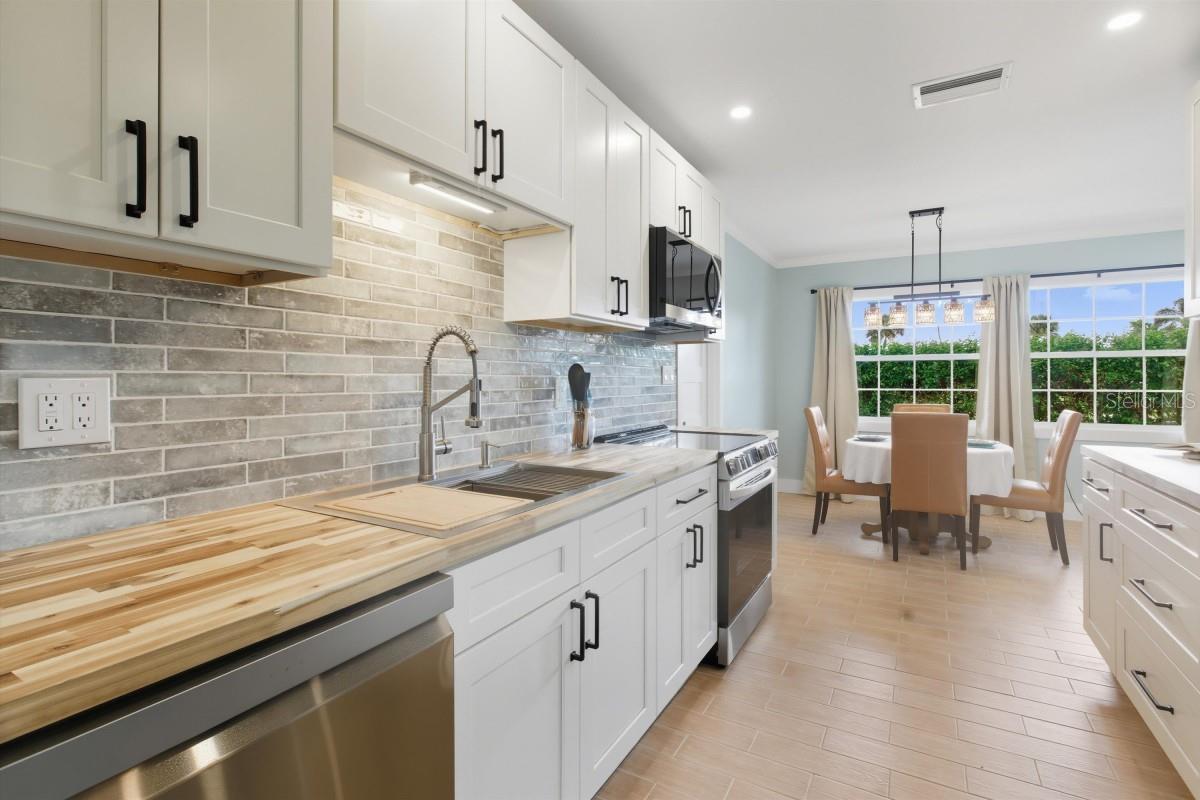 CHARLOTTE PARK - Residential