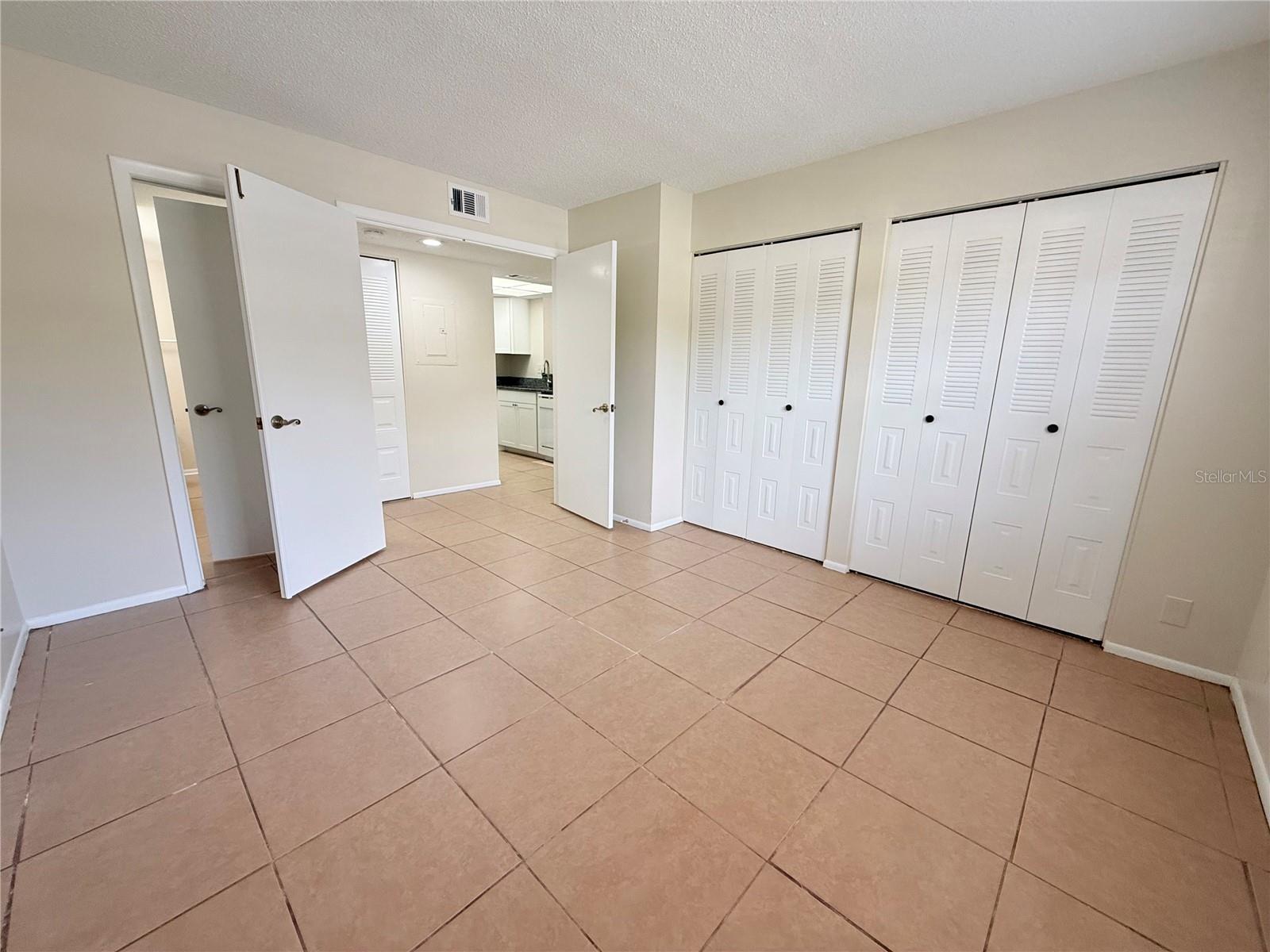 OAKS 03 - Residential