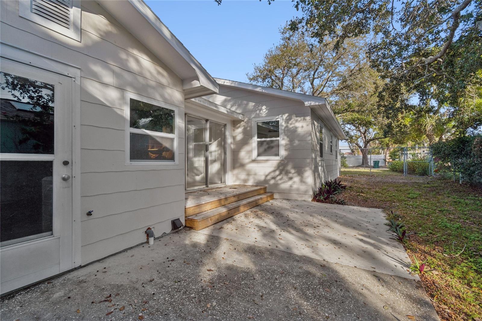 BAYVIEW ESTATES OF INDIAN ROCKS 1ST ADD - Residential