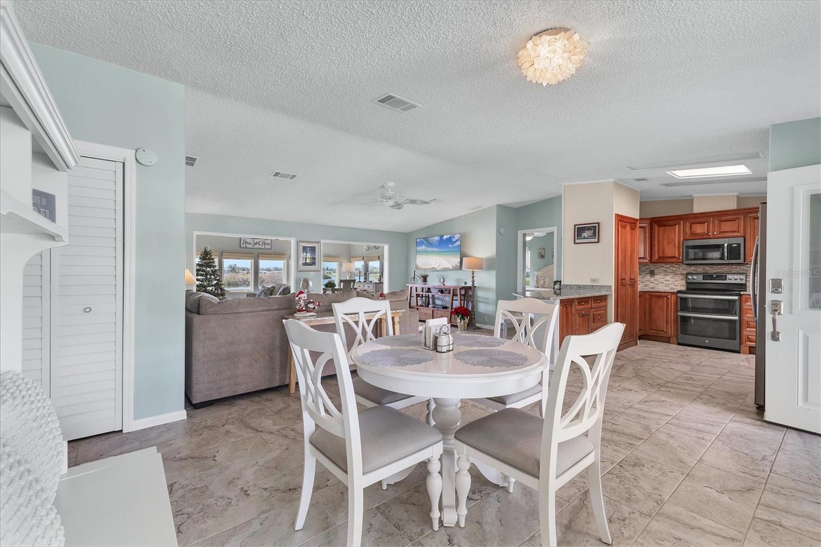 LEMON BAY ISLES PH 04 - Residential