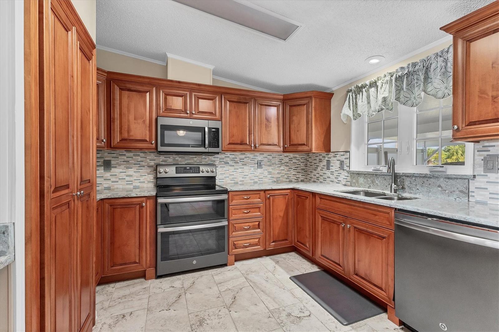 LEMON BAY ISLES PH 04 - Residential