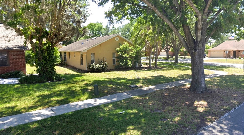 Photo of 37117 Foxrun Place, Zephyrhills, FL 33542 (MLS # TB8539729)