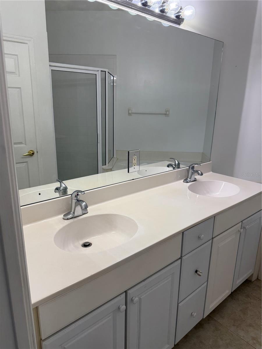 ARIELLE ON PALMER RANCH SEC 1 PH 7 - Residential Lease