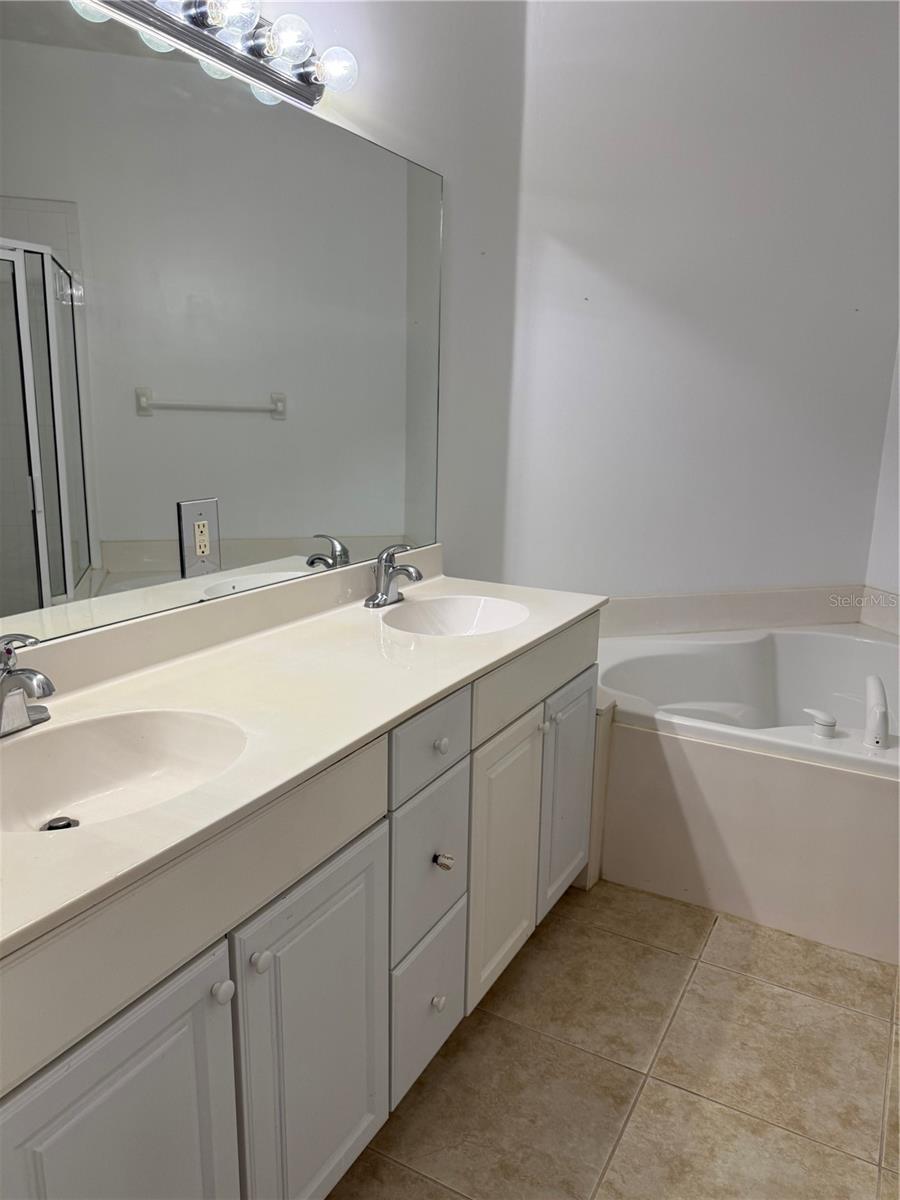 ARIELLE ON PALMER RANCH SEC 1 PH 7 - Residential Lease