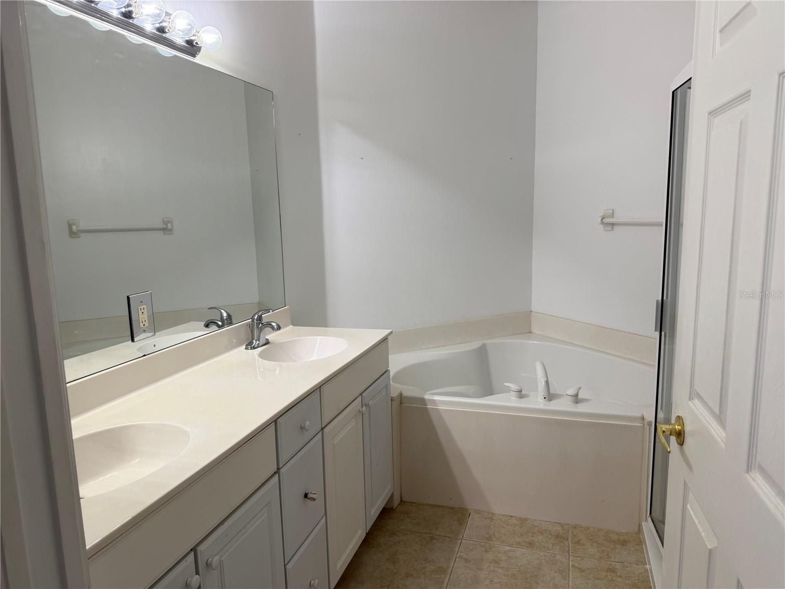 ARIELLE ON PALMER RANCH SEC 1 PH 7 - Residential Lease