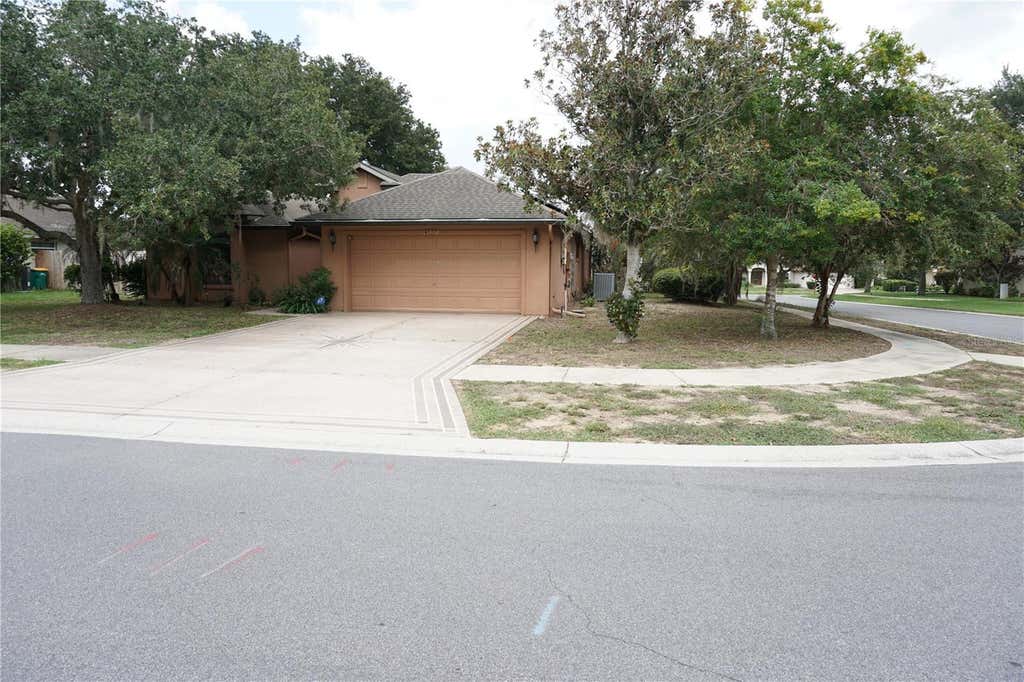 Photo of 4531 Treasure Cay Road, Tavares, FL 32778 (MLS # OM731044)