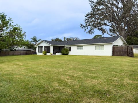 A home in VALRICO