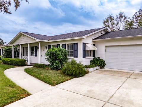 A home in VALRICO