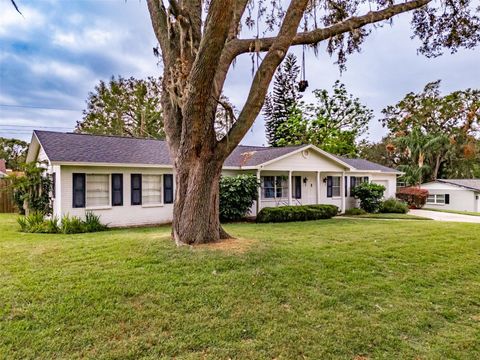 A home in VALRICO