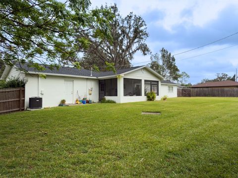 A home in VALRICO