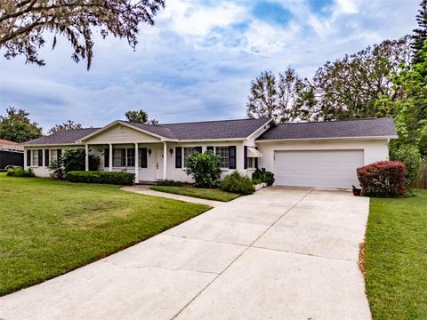 A home in VALRICO