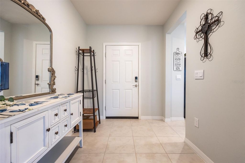 Photo of 821 NE 6th Place, Cape Coral, FL 33909 (MLS # A4662513)