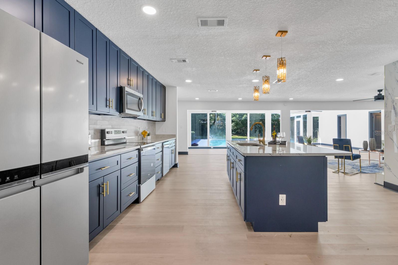 KNOLLWOOD - Residential