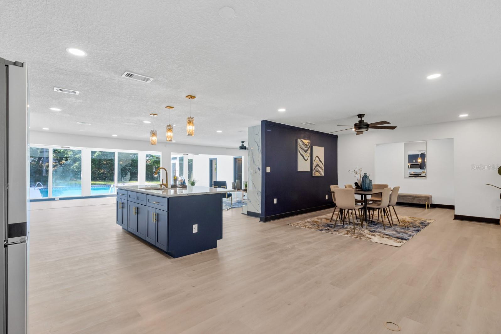 KNOLLWOOD - Residential