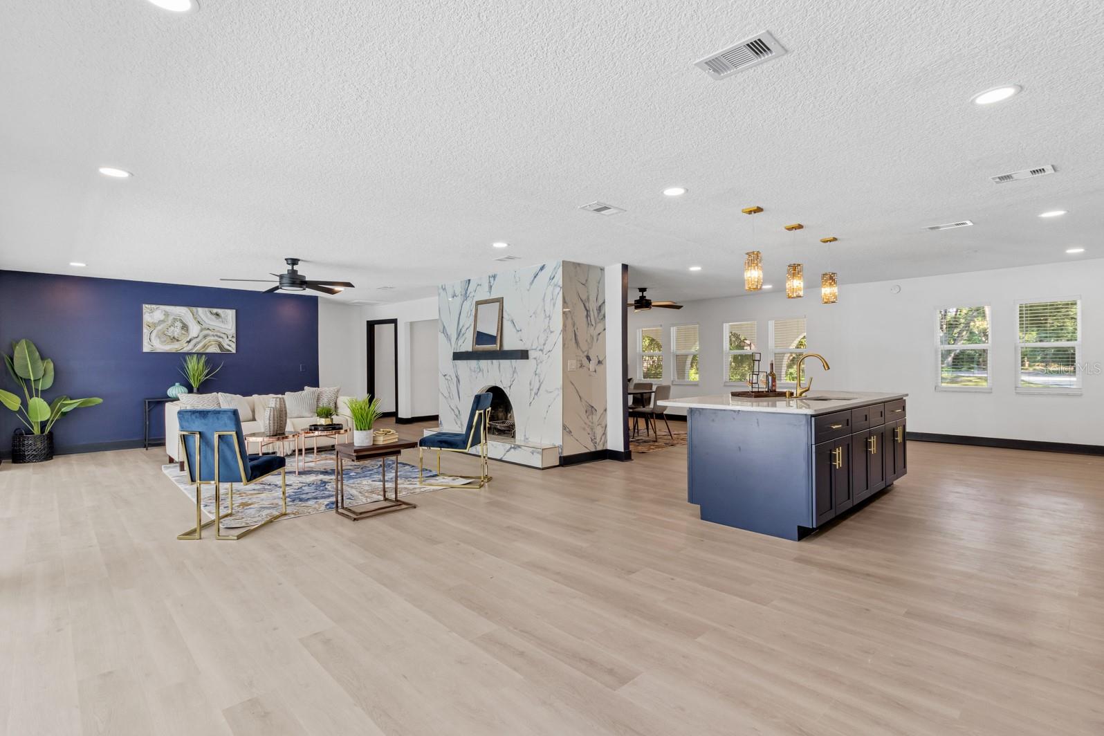 KNOLLWOOD - Residential