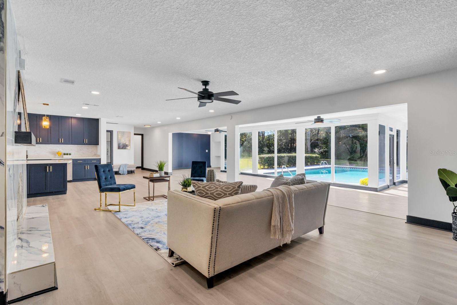 KNOLLWOOD - Residential