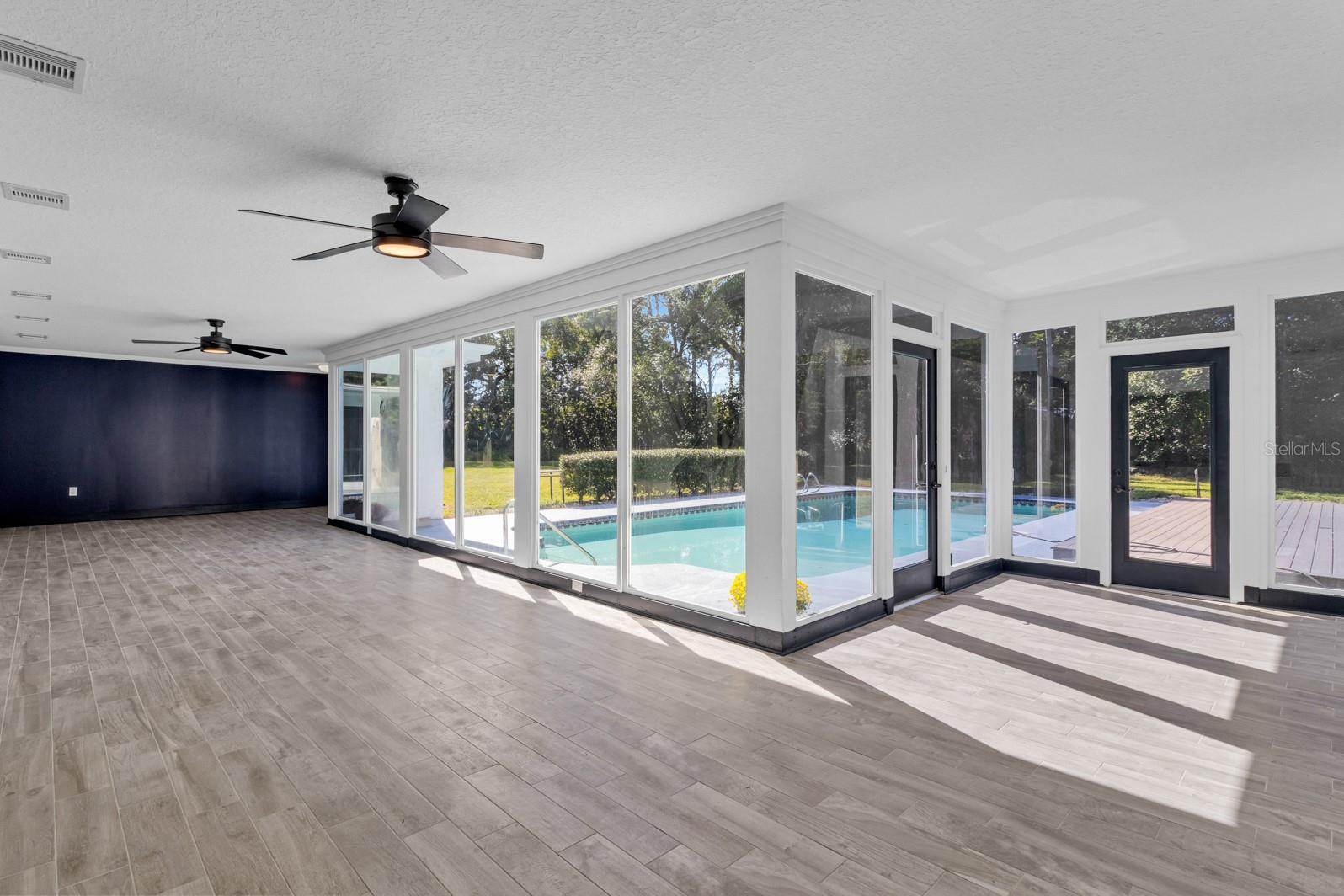 KNOLLWOOD - Residential