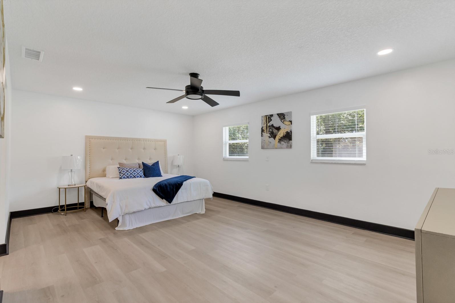 KNOLLWOOD - Residential