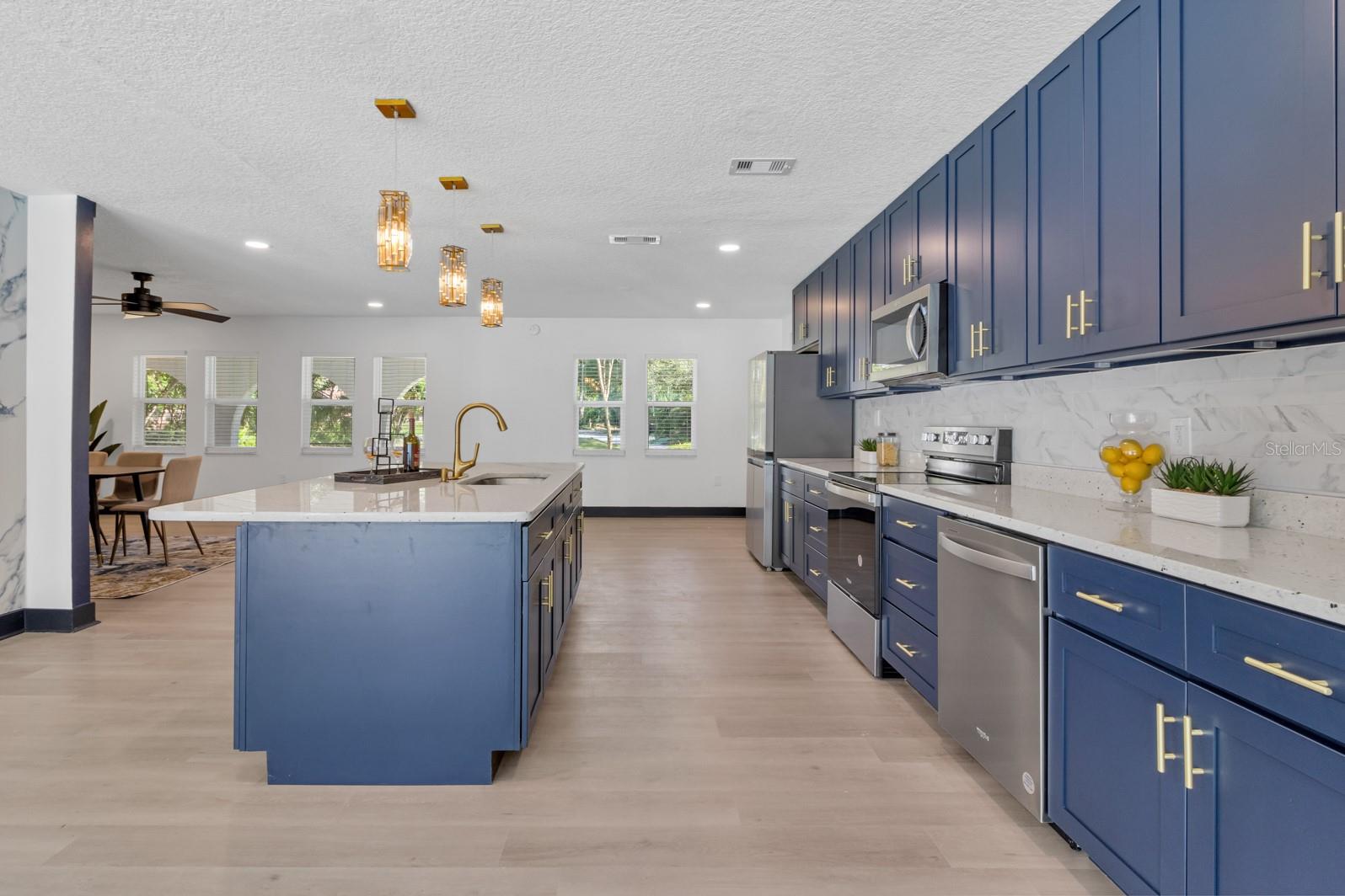 KNOLLWOOD - Residential