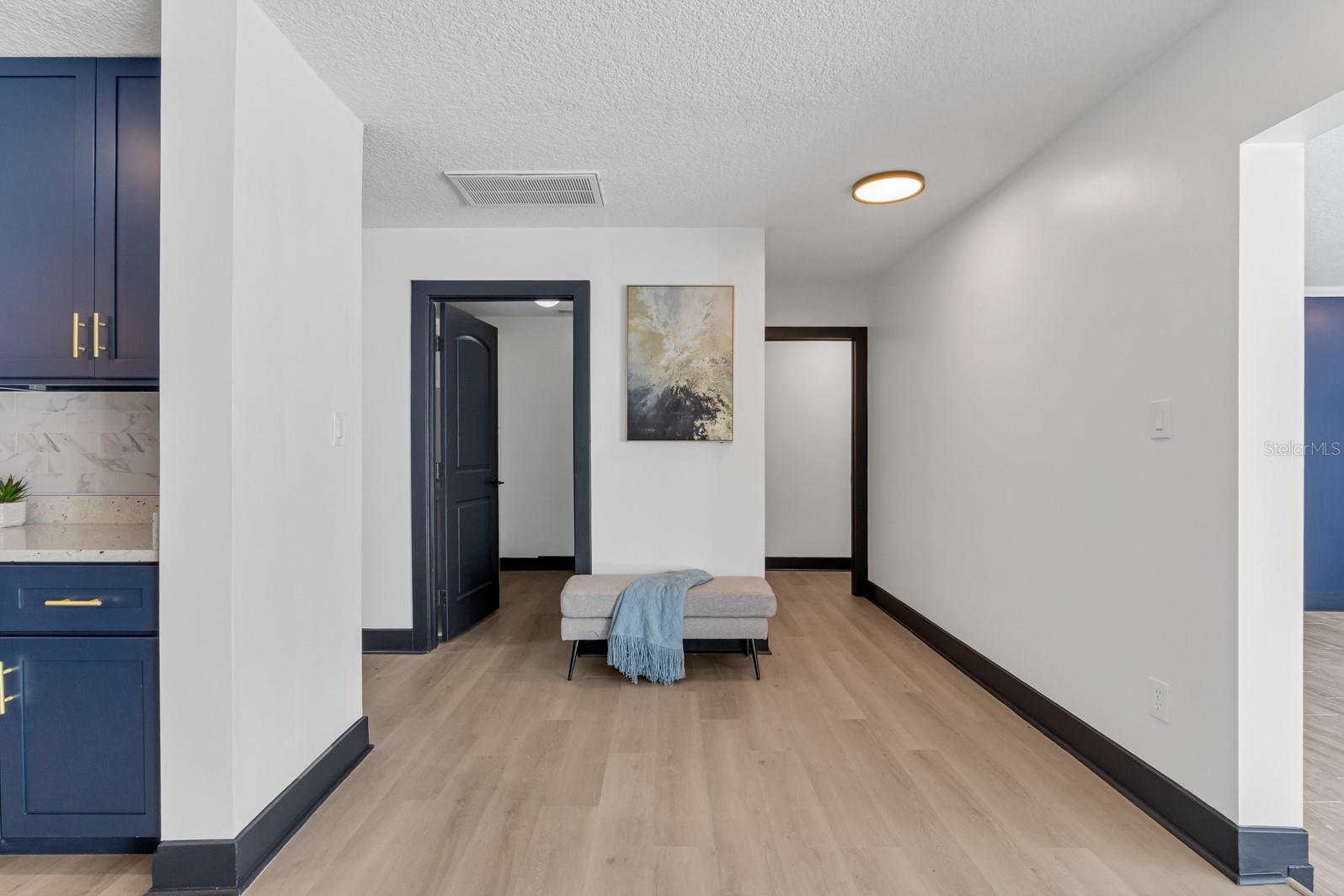 KNOLLWOOD - Residential