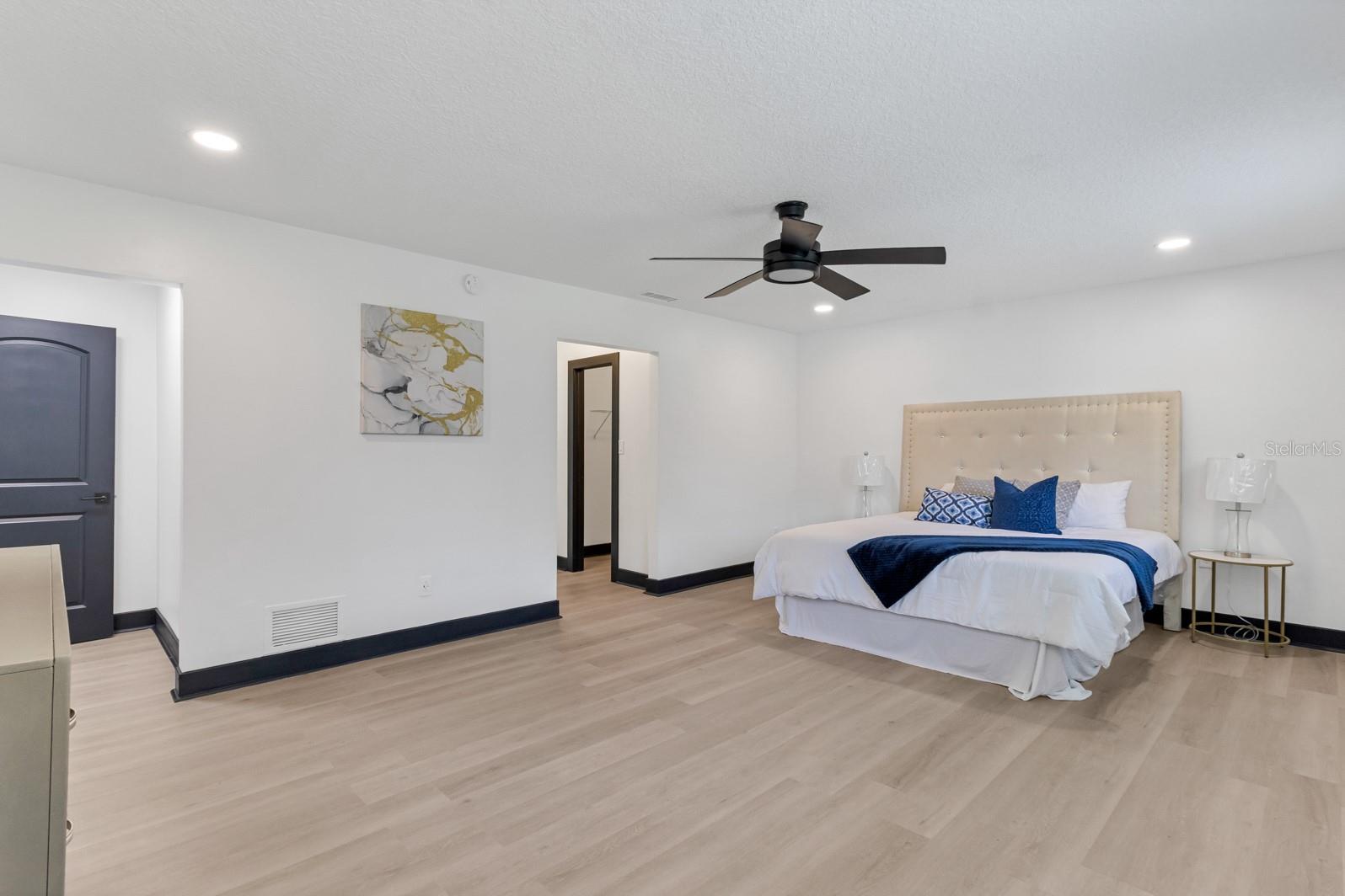 KNOLLWOOD - Residential