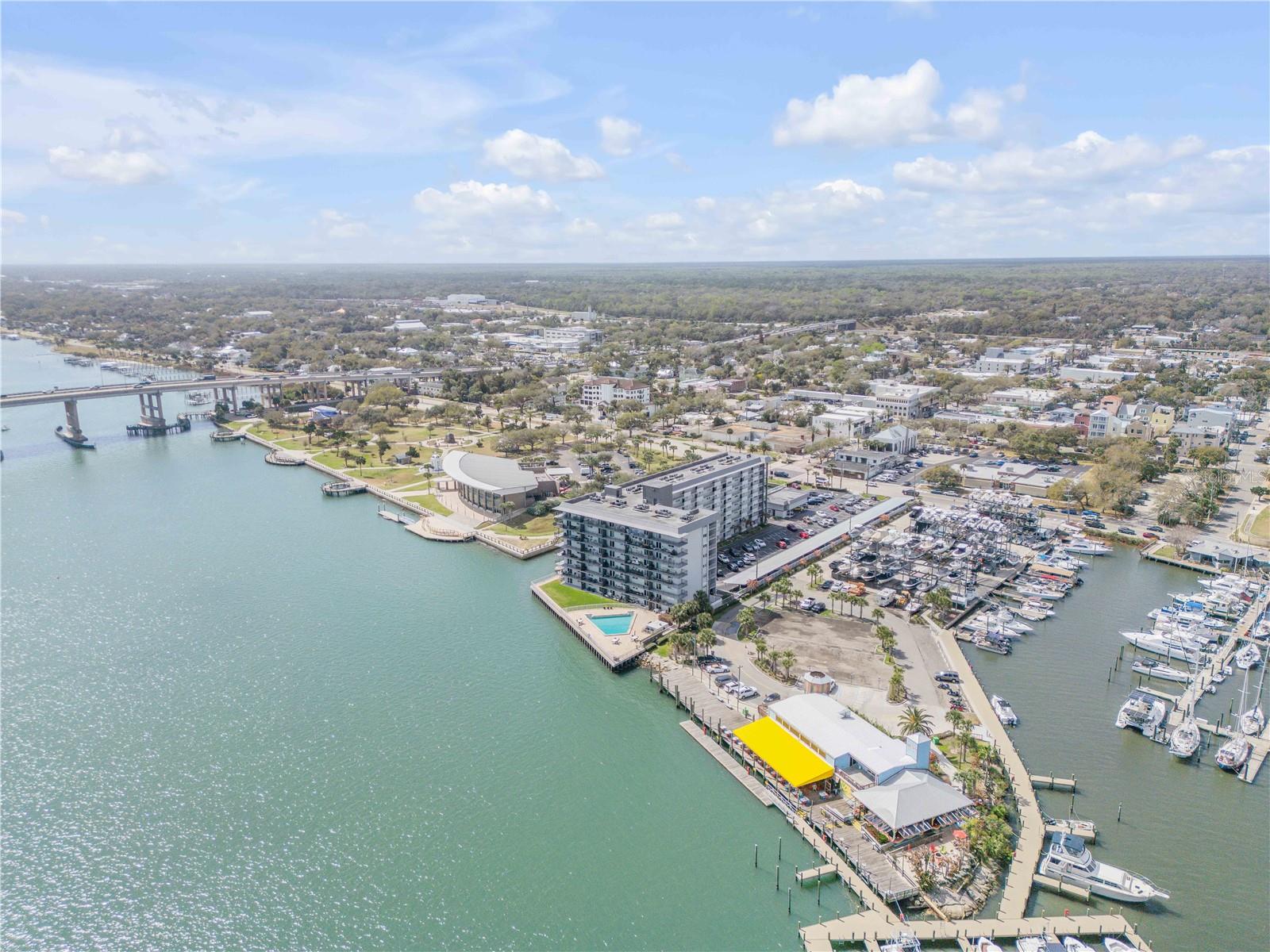 CAPTAINS QUARTERS - Residential