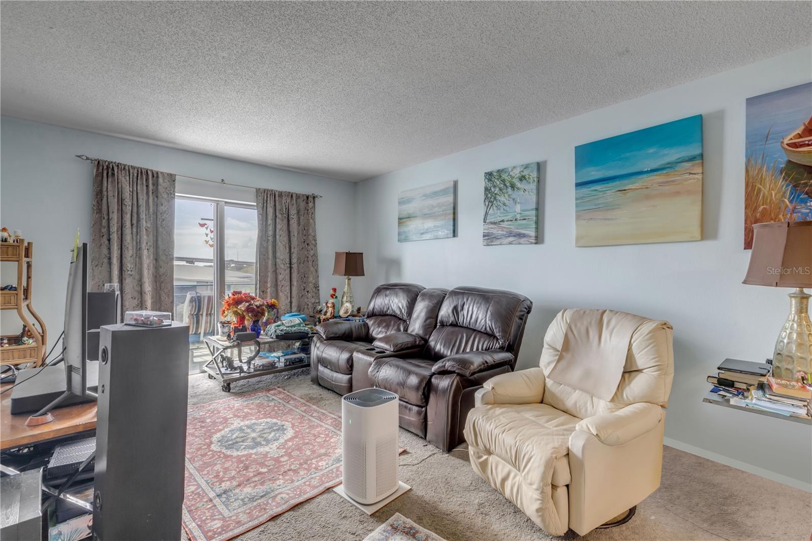 CAPTAINS QUARTERS - Residential