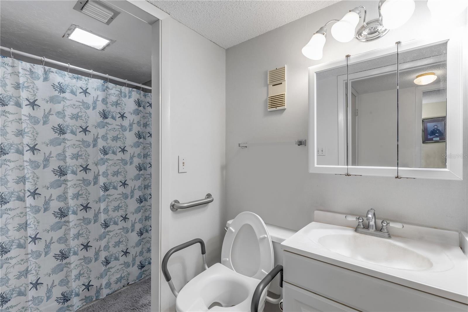 CAPTAINS QUARTERS - Residential