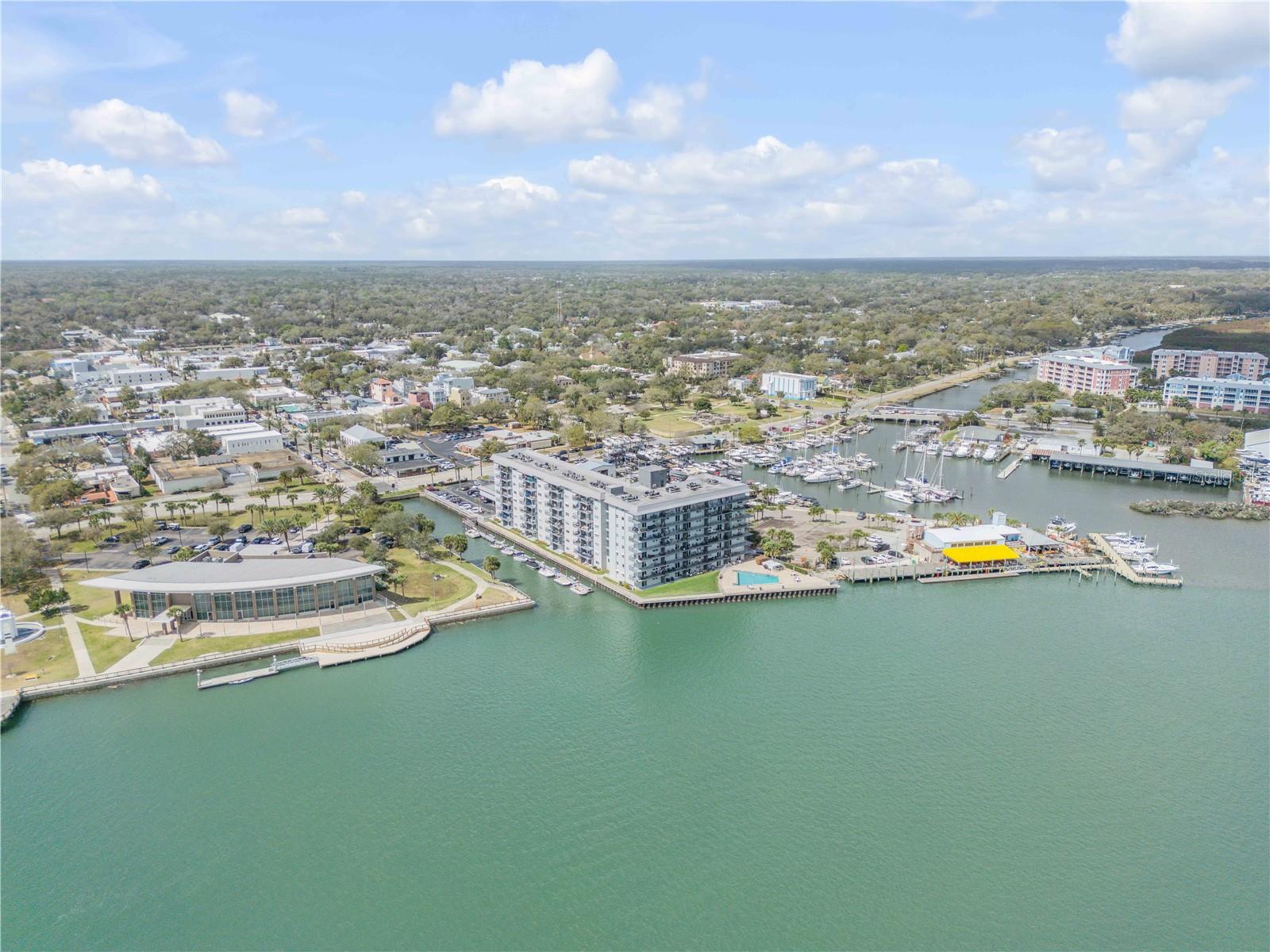 CAPTAINS QUARTERS - Residential