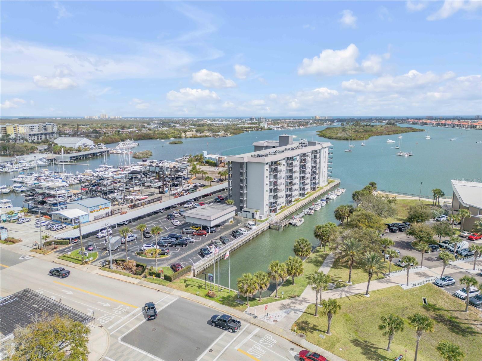 CAPTAINS QUARTERS - Residential