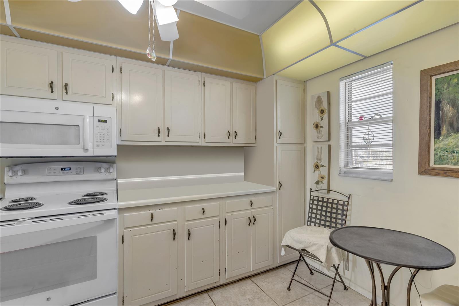 CAPTAINS QUARTERS - Residential