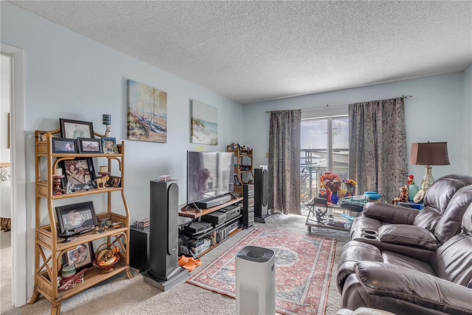 CAPTAINS QUARTERS - Residential