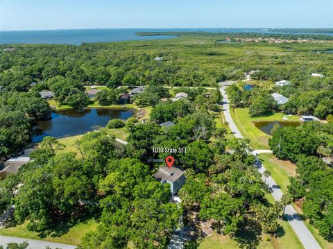 A home in OLDSMAR