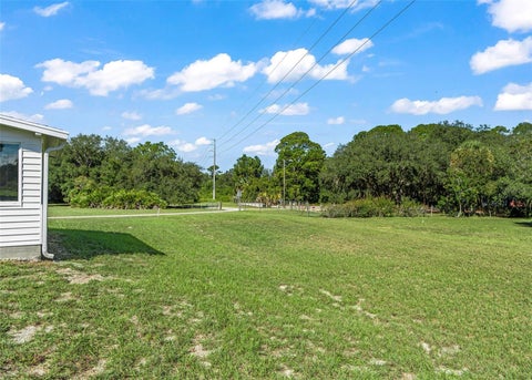 Tiny photo for 1409 New Abbey Avenue, Leesburg, FL 34788 (MLS # G5118503)