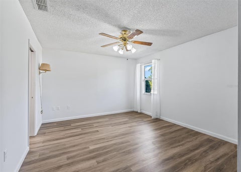 Tiny photo for 1409 New Abbey Avenue, Leesburg, FL 34788 (MLS # G5118503)