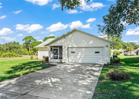 Tiny photo for 1409 New Abbey Avenue, Leesburg, FL 34788 (MLS # G5118503)