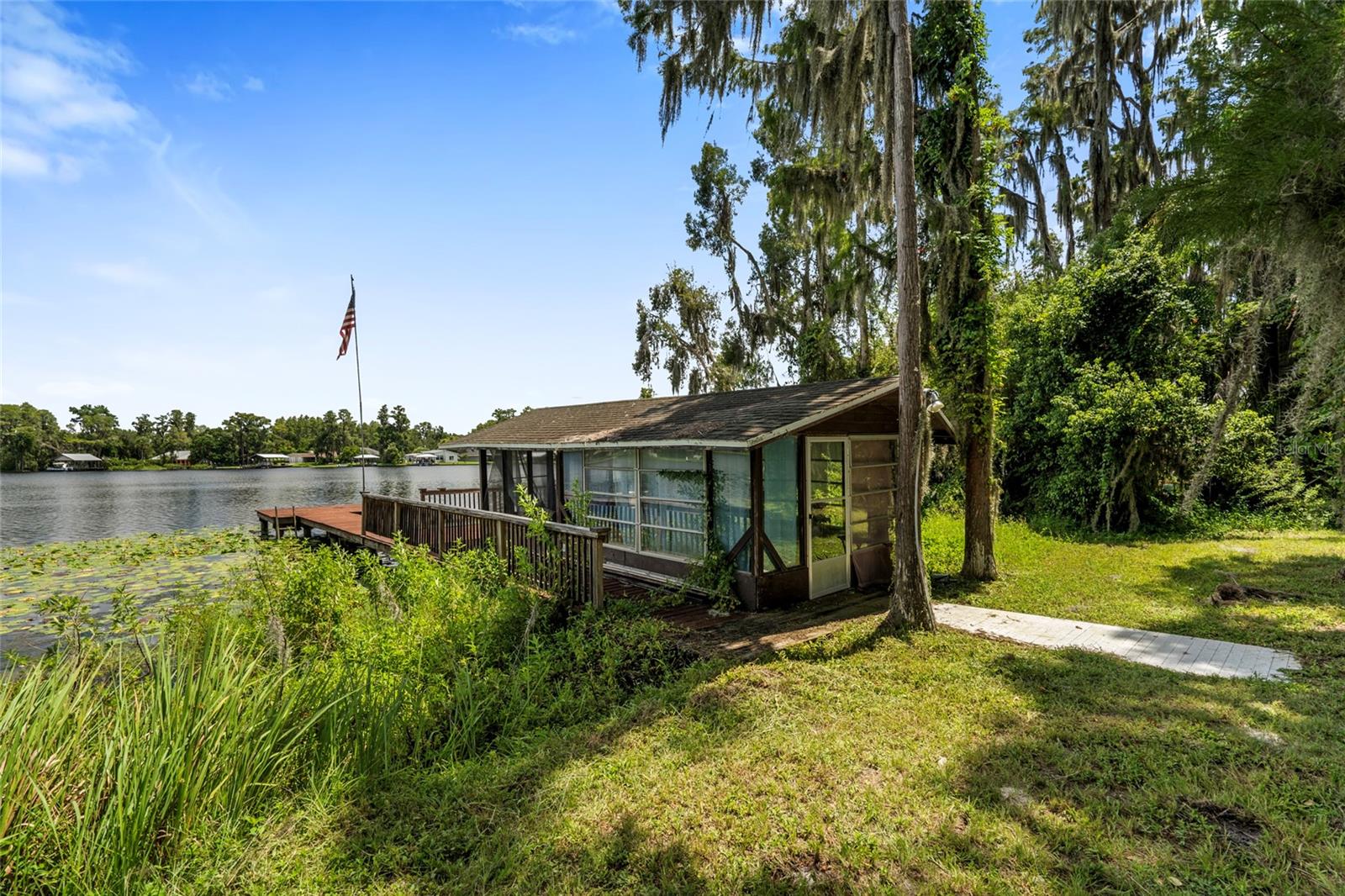 LAKE COMO HOMESITES - Residential