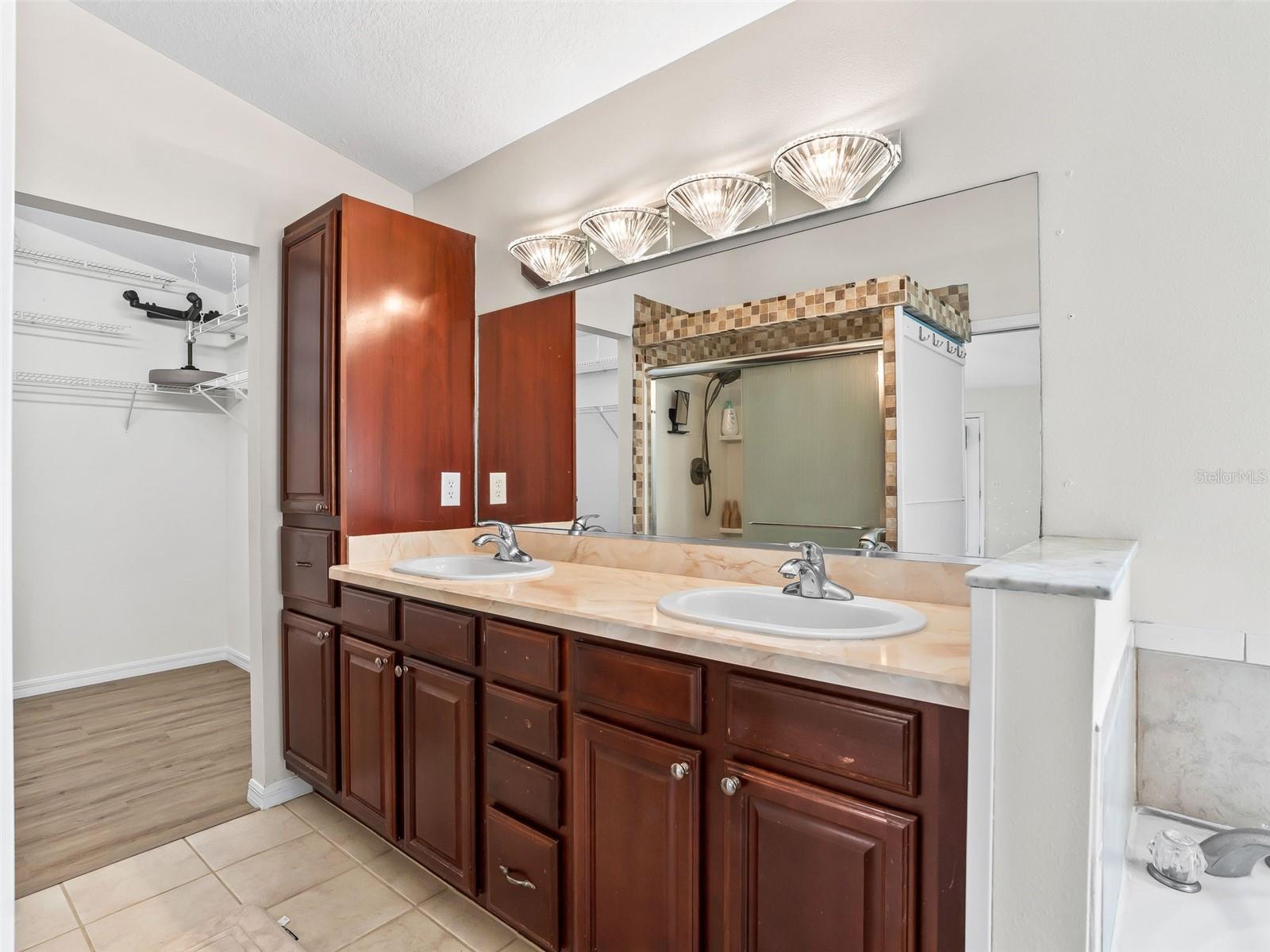 BIRD ISLAND - Residential