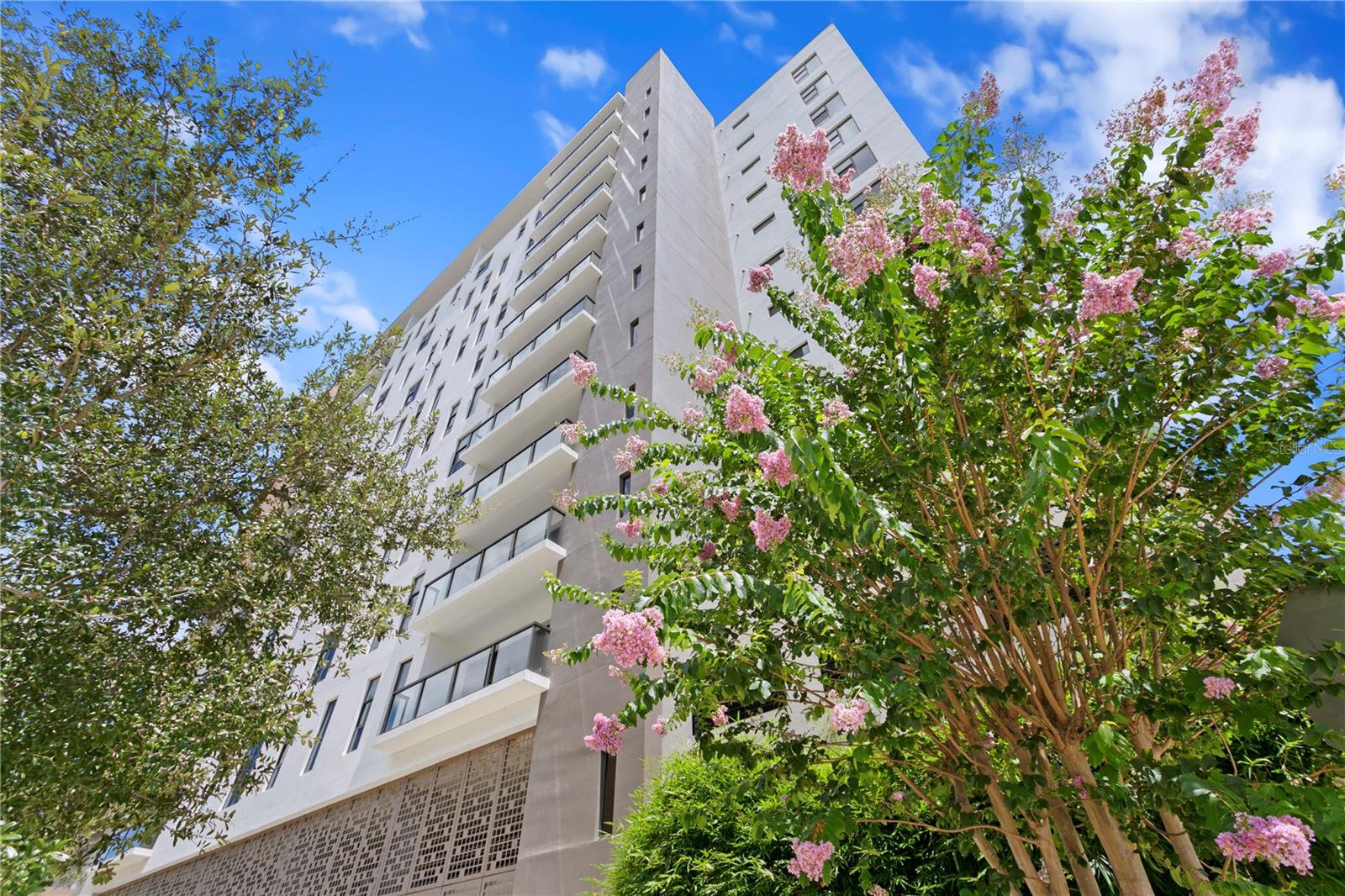 SALVADOR THE CONDO - Residential