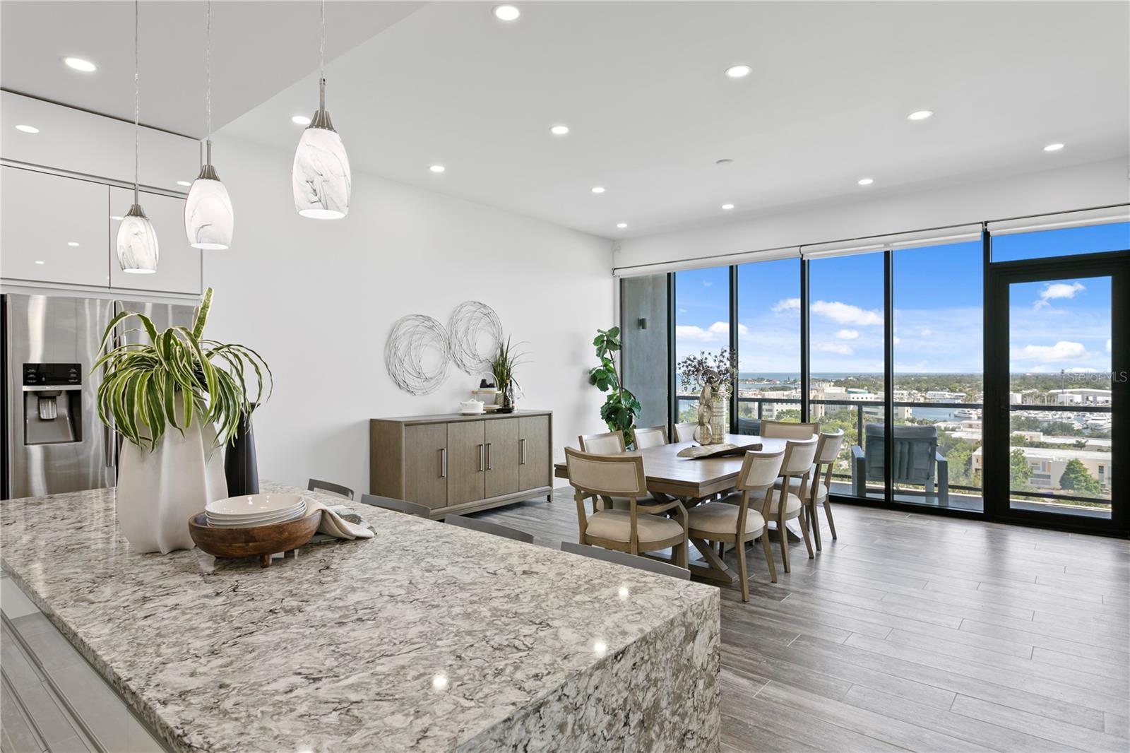 SALVADOR THE CONDO - Residential