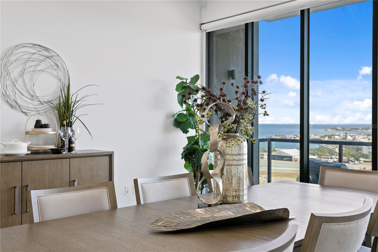 SALVADOR THE CONDO - Residential