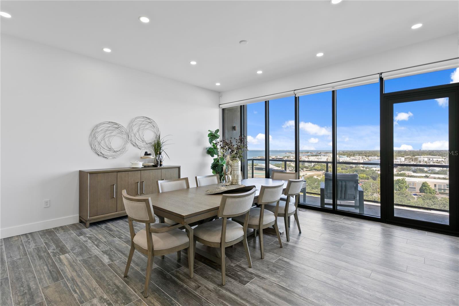 SALVADOR THE CONDO - Residential