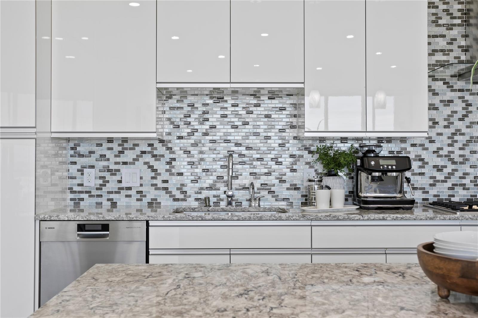 SALVADOR THE CONDO - Residential